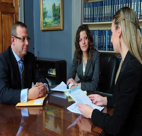 Become A Successful Corporate Lawyer